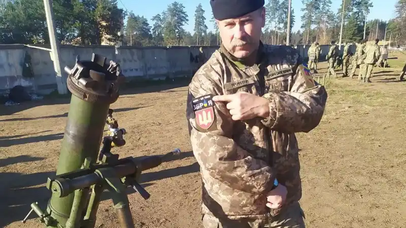 «Мова – це зброя»: професор із Житомира, який пішов у ЗСУ, видав книжку проти російської пропаганди