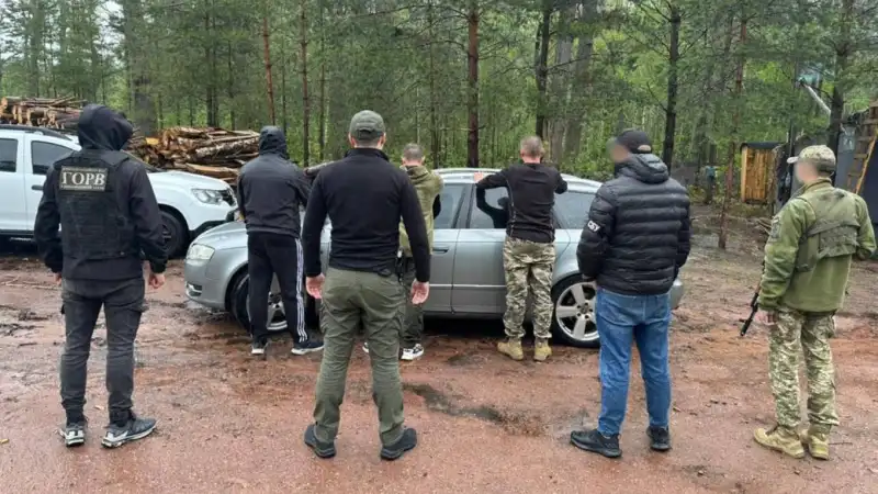 Правоохоронця з Києва судитимуть за спробу нелегального переправлення військовозобов’язаних через кордон на Житомирщині