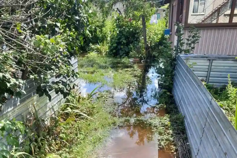 Негода на Житомирщині: рятувальники відкачували воду з будинків і ліцею після злив