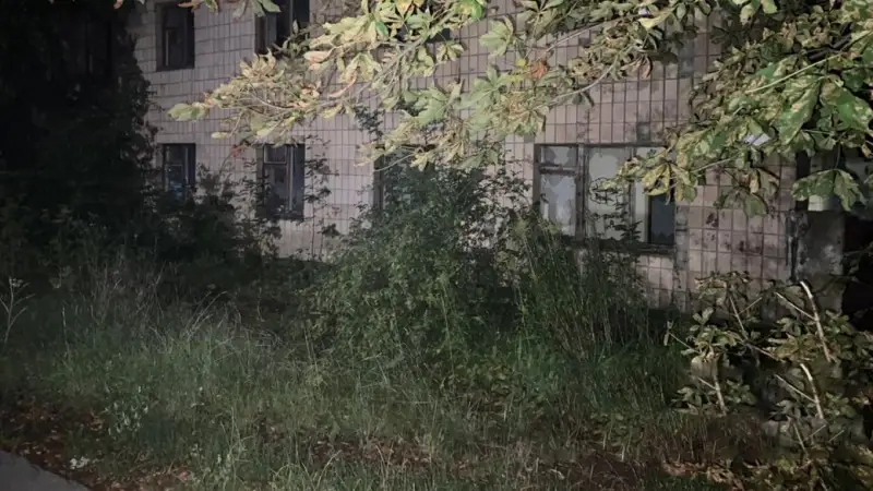 У Житомирі підлітки натрапили на тіло чоловіка у закинутій будівлі: поліція шукає інформацію